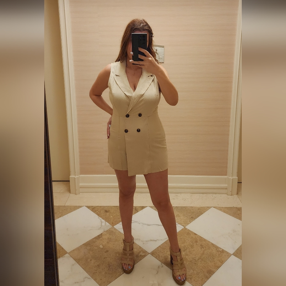 NWT Linen blend double breasted tan blazer romper
